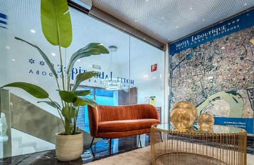 Centro Comercial Hotel | La Boutique Puerta Osario