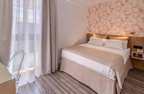 Centro Comercial Hotel | La Boutique Puerta Osario