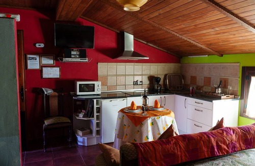 La Acena de la Borrega Apartment | La Cabaña del Llano — private pool and garden on an Extremaduran estate, near Portugal