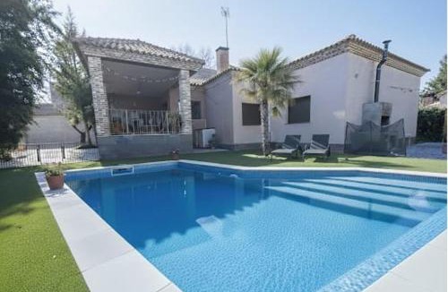 Burguillos de Toledo House | "La Casa de Alfar" con Piscina, Barbacoa y a 10 min Puy du Fou