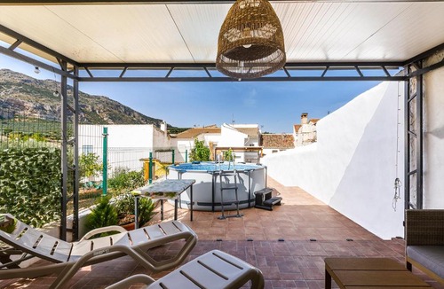 Villanueva del Rosario House | La Casa del Futbolin