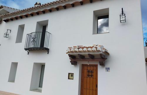 Villanueva del Rosario House | LA CASA DE LA HUERTA Stylish family cottage in Malaga countryside