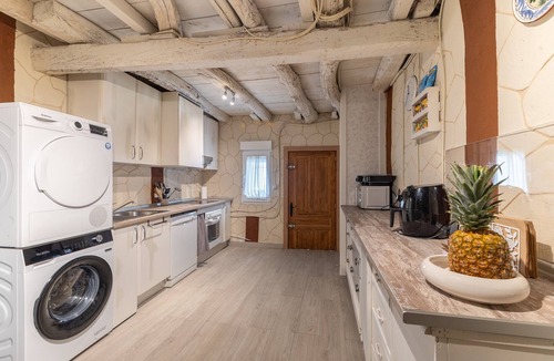 Arenas de San Pedro House | La Casa de los Abuelos - Spacious Rural Home in Sierra de Gredos for 13