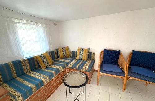 El Chorro House | La Casita Blanca- La Almona Chica