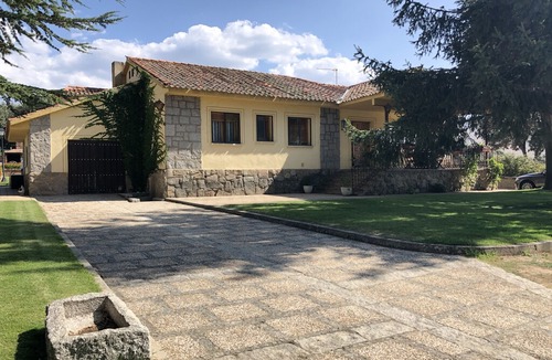 Ortigosa del Monte Villa | La Casita del Guarda (with pool)