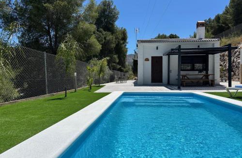 Alhaurin de la Torre Ski Chalet | La Casona del Pinar Swiming Pool