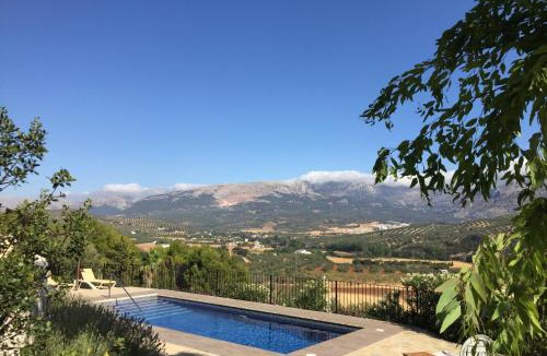 Villanueva del Rosario House | La Colina