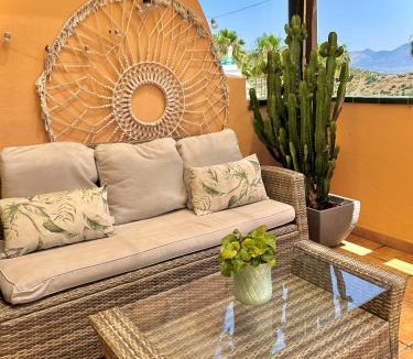 El Faro Apartment | La Costa Penthouse