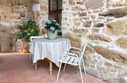 Perales del Puerto House | La Grulla Dorada Rural House with Terrace and Garden in Cáceres, Extremadura