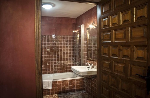 Osuna Hostel | La Hospederia Del Monasterio