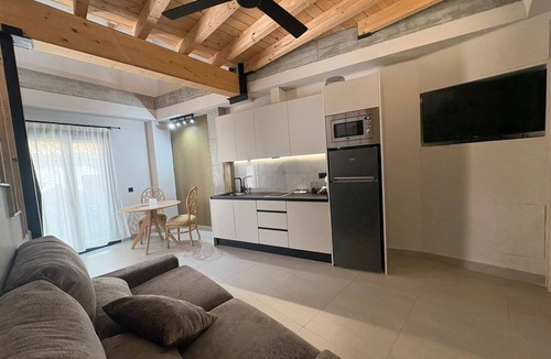 Almachar Apartment | LA LIPA SUITES