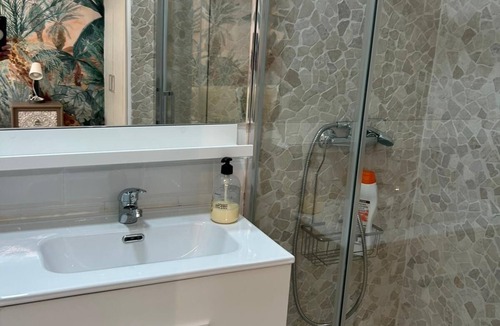 Jardin de la Abadia House | La Maison Del Mar: 1º1 Bedroom Exterior Private Bathroom near the beach