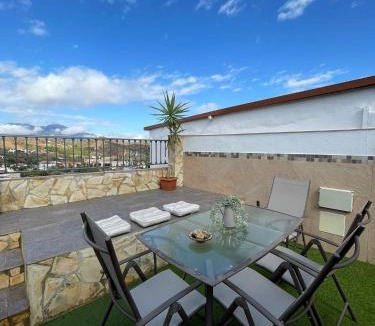 Guaro House | La morena