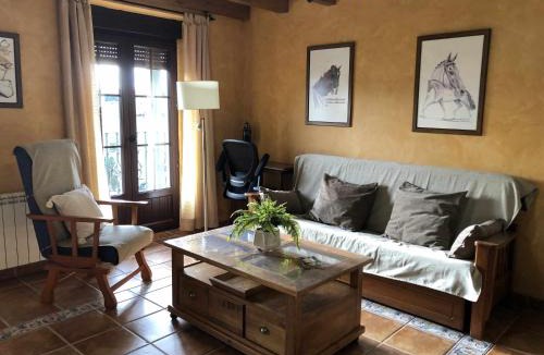 Navarredonda de Gredos Apartment | La Nava de Gredos acogedor piso con vistas