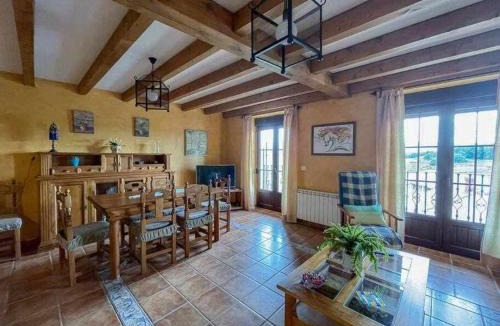 Navarredonda de Gredos Apartment | La Nava de Gredos acogedor piso con vistas