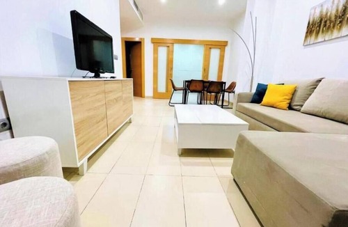 Granada City Center Apartment | La Perla Reyes Catolicos Living: Standard Apartment