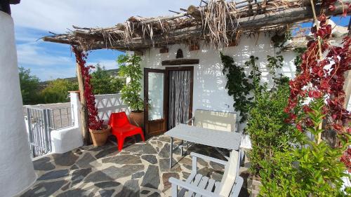Portugos House | La Placeta Guesthouse