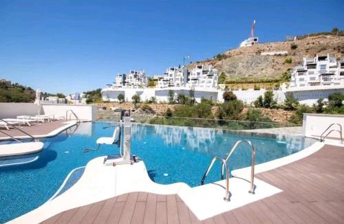 Benahavis Apartment | La Quinta 3 Bedroom Ultra Modern Apartment with Private Hot Tub