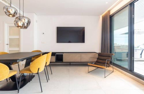 Benahavis Apartment | La Quinta 3 Bedroom Ultra Modern Apartment with Private Hot Tub