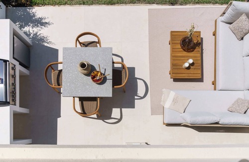Benahavis Apartment | La Quinta Hills | Plunge Pool Views Design
