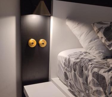 Aviles Apartment | La silla de San Bernardo