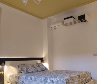 Aviles Apartment | La silla de San Bernardo