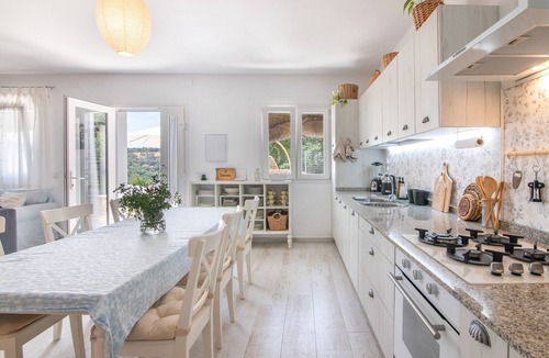 Calabazares House | La Soberana: The House That Cares for You
