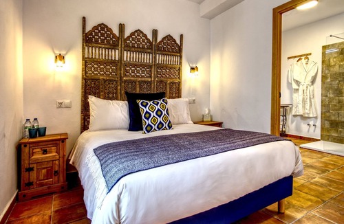 Canillas de Aceituno Bed & Breakfast | La Vieja Botica Bed & Breakfast
