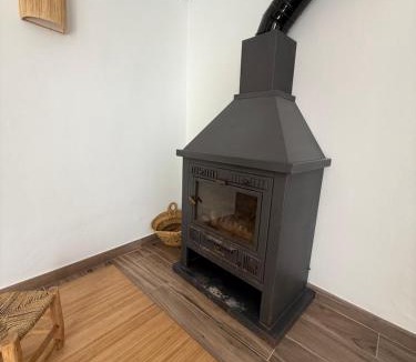 Velez-Malaga Villa | La Villa de la piscina Privada & Chimenea Chilches pueblo