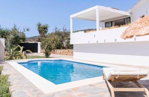 San Diego Villa | La Villa Pura Vida San Diego - Luxury Villa with Wonderful Sea View - Direct walking access to beach! 5 min from Sotogrande