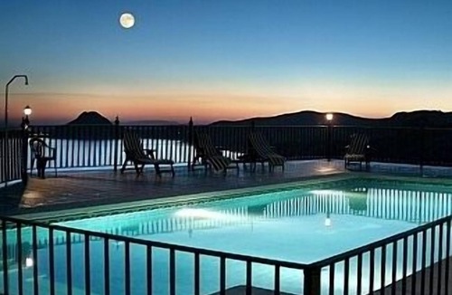 Iznajar Villa | Lake Villa House is a Very Beautiful Villa in Front of the Lake of Iznájar
