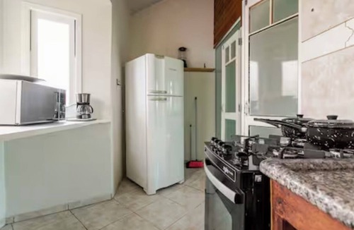 Carianos Apartment | Large and charming apartment with AC near Florianópolis International Airport