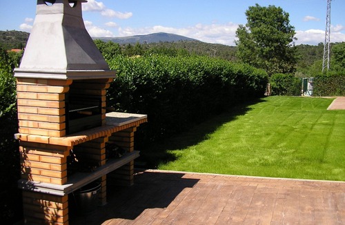 Navaluenga Cottage | Large country houses near Madrid, for groups of 20 to 27 people, swimming pool