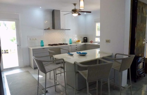 Poblado Sancti Petri Villa | Large and classic villa in Chiclana de la Frontera, Andalusia, Spain with private pool for 8 persons