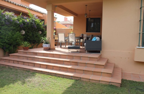 El Puerto de Santa Maria House | Large villa in Vistahermosa near Puerto Sherry Marina with pool sleeps 15