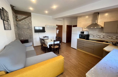 Setenil de las Bodegas Cottage | LAS GOLONDRINAS RURAL HOUSE