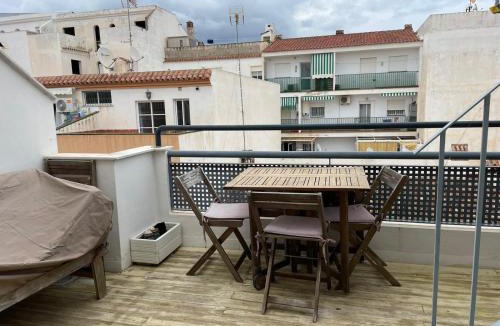 Las Lagunas Apartment | Lets in the Sun - Apartments Clavel