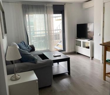 Las Lagunas Apartment | Lets in the Sun - Apartments Clavel