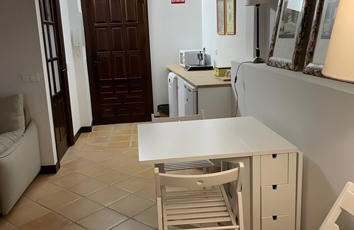 Consuegra Apartment | Library Studio in Consuegra, Land of Don Quixote