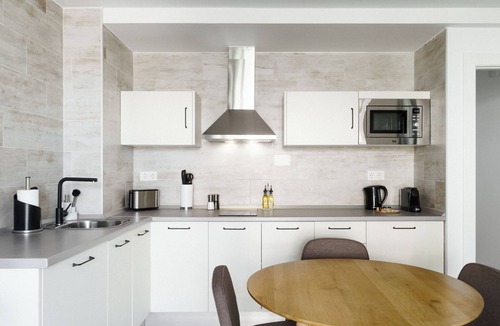 Central District Apartment | Limehome Granada Calle Lopez Rubio