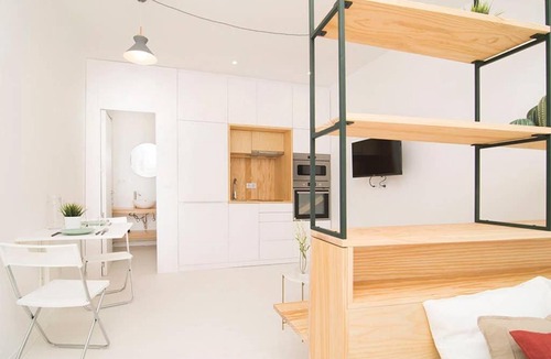 Embajadores Apartment | Loft de Diseño en Pleno Centro de Madrid, Calle Torrecilla del Leal, by Batuecas