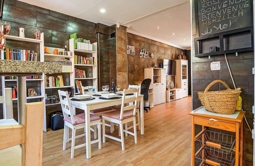 Lucena House | Look forward to your artistic vacation home in Lucena.