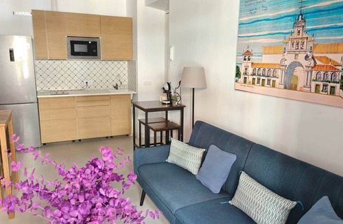 San Roque Apartment | Lope (Pinillos), apartment in historic building in San Roque neighborhood.