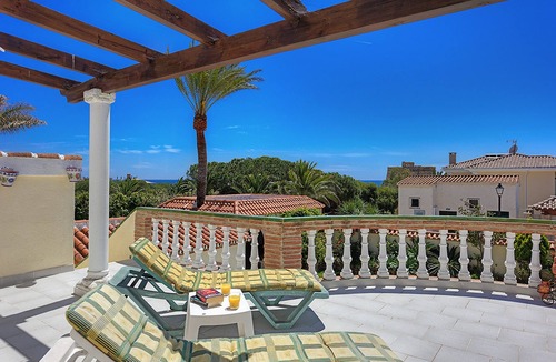 Urbanizacion Marbessa Villa | Los Arcos beachfront Villa with private swimming Pool