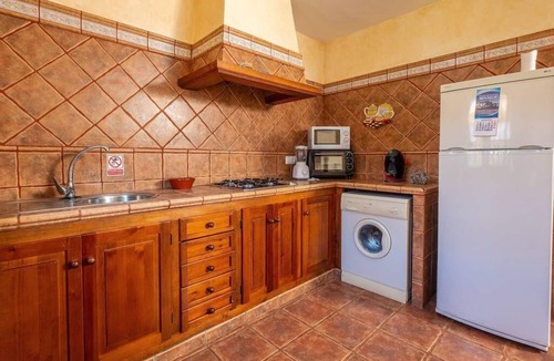 Zahora House | Los Canos de Meca: House with A/C, paddle tennis court, WIFI, in Caños de Meca