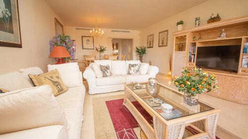 Castillo de la Duquesa Apartment | Los Granados 1111