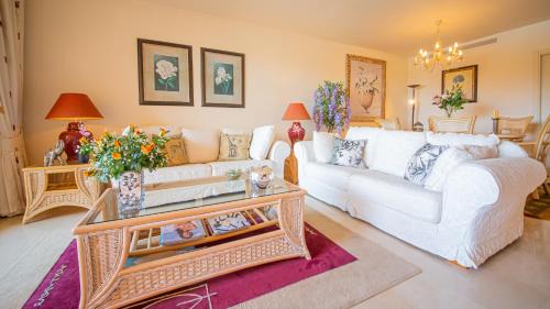Castillo de la Duquesa Apartment | Los Granados 1111