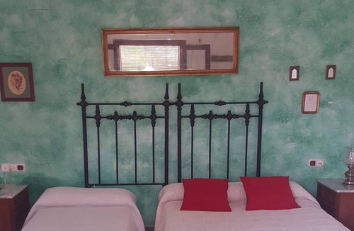 Cerro Muriano Ski Chalet | LOS NARANJOS (Chalet in Cerro Muriano) Detached villa on two floors