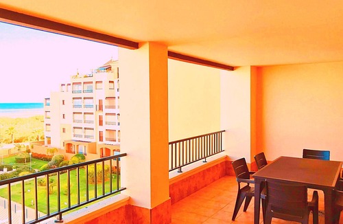 Punta del Moral Apartment | Los Pelícanos - Apartamento superior con terraza frontal al mar