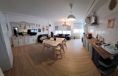 Los Remedios Condo | Los Príncipes II - Apartment near Feria & Park - Family Friendly Sevilla